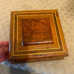 NWOT Moroccan Thuya Wood Switch Box / Puzzle Box / Trick Box